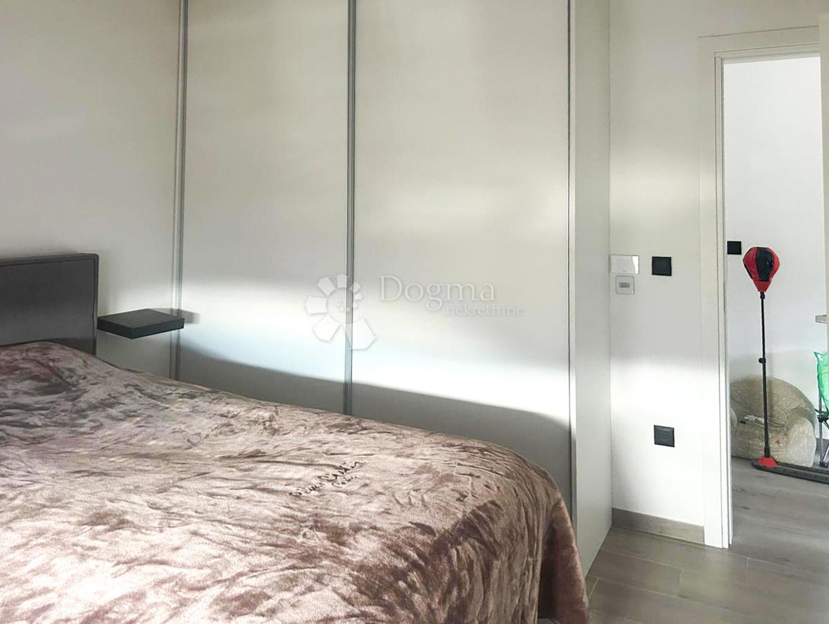 Hiša Orehovica, Rijeka, 180m2