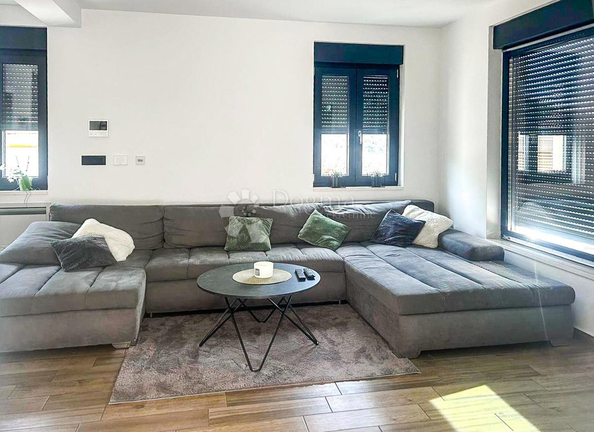 Hiša Orehovica, Rijeka, 180m2