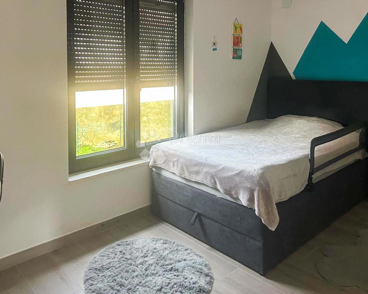 Hiša Orehovica, Rijeka, 180m2