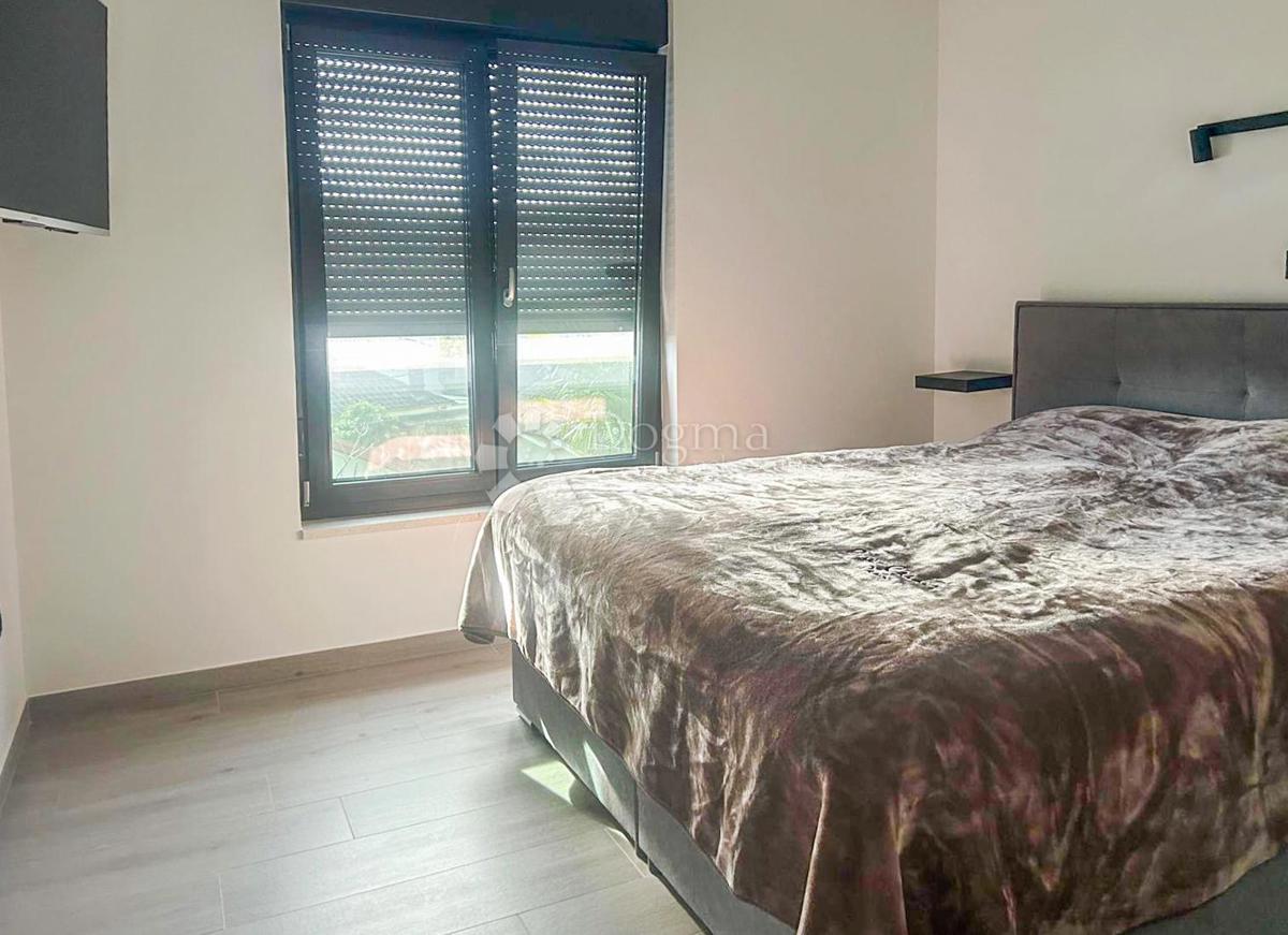 Hiša Orehovica, Rijeka, 180m2