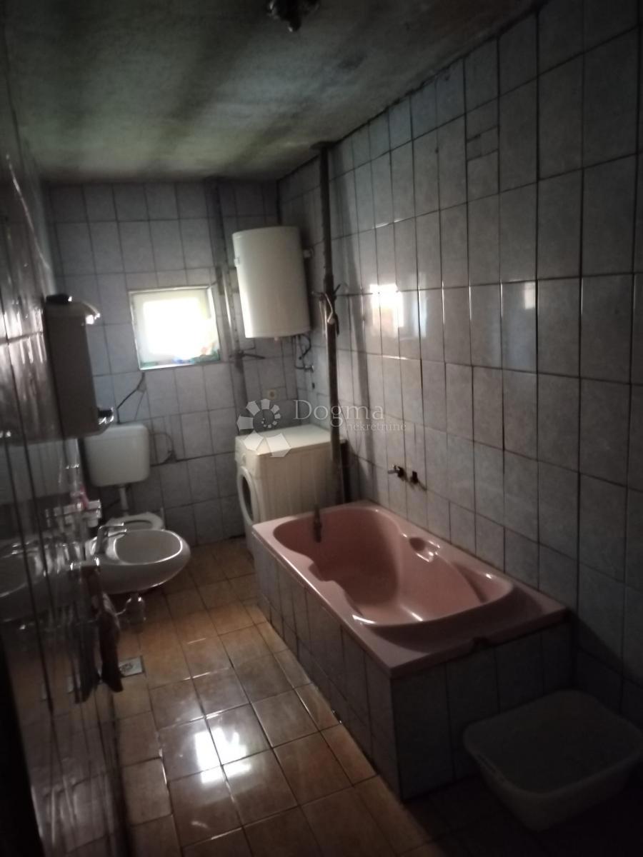 Hiša Donje Mekušje, Karlovac - Okolica, 1.233m2