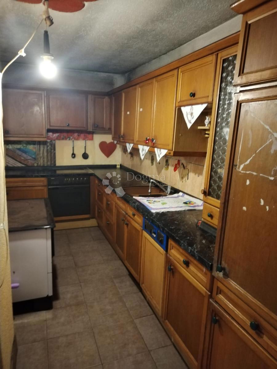 Hiša Donje Mekušje, Karlovac - Okolica, 1.233m2