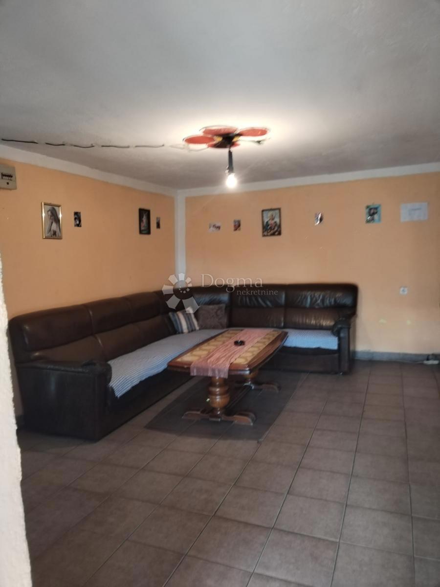 Hiša Donje Mekušje, Karlovac - Okolica, 1.233m2