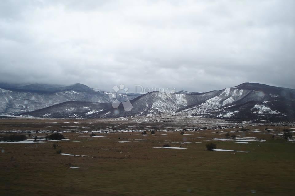 Kmetijsko zemljišče Oraovac, Donji Lapac, 8,13m2