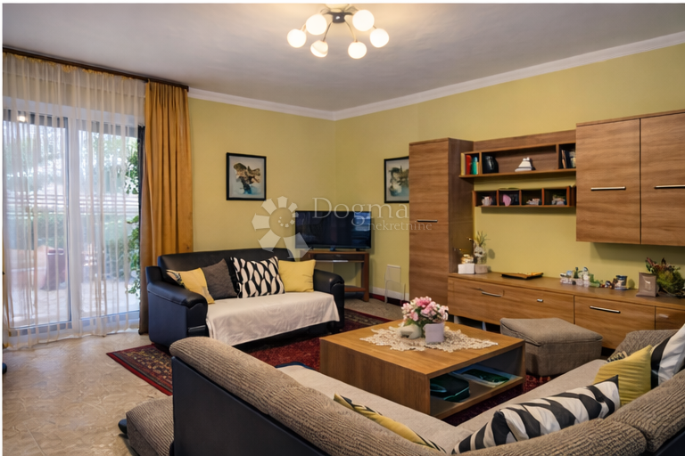 Hiša Pučišća, 182m2