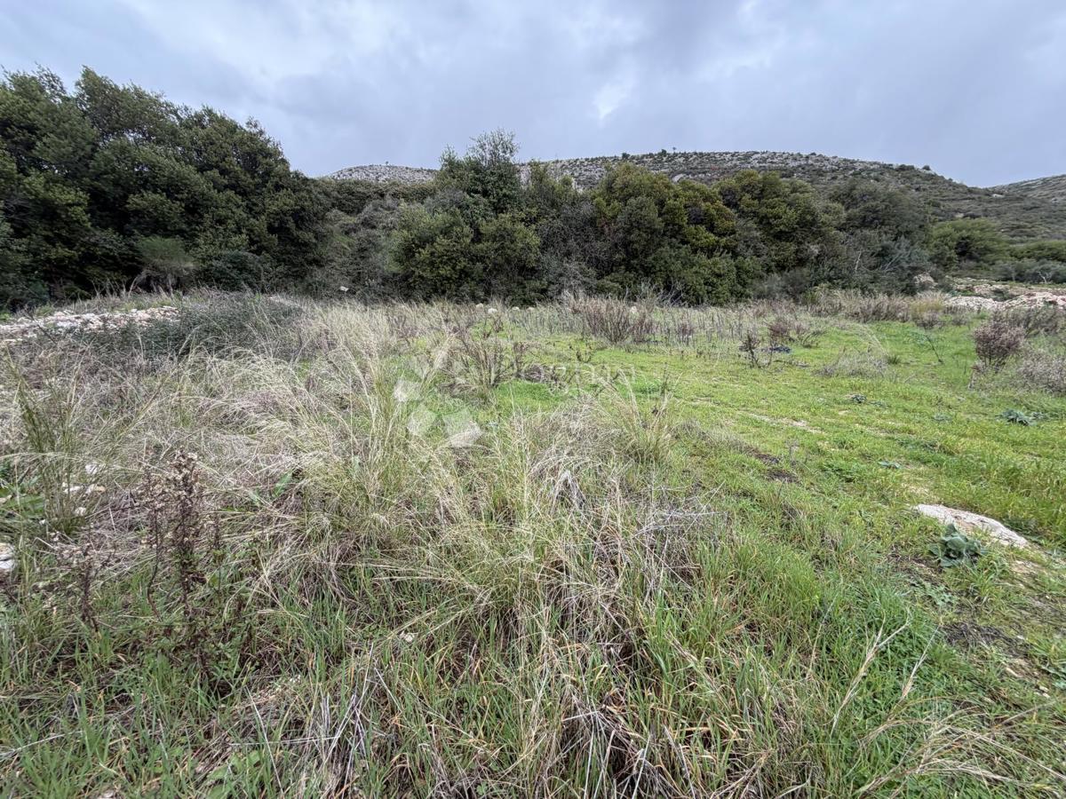 Zazidljivo zemljišče Trogir, 3.800m2