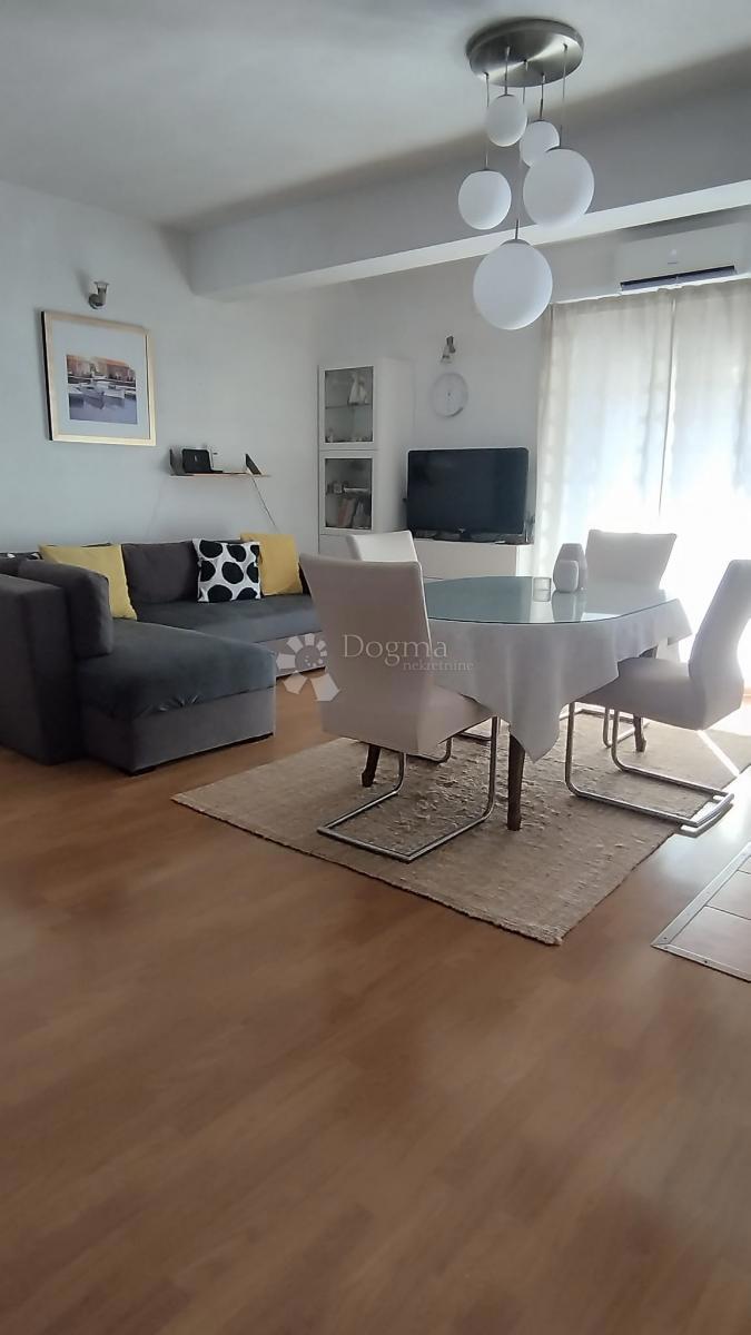 Hiša Mulo, Vrsi, 398,58m2