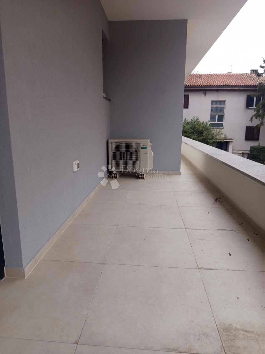 Stanovanje Centar, Pula, 54m2