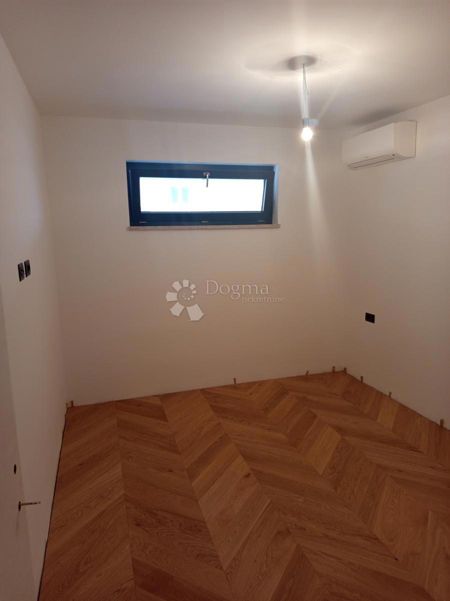 Stanovanje Valdebek, Pula, 57m2