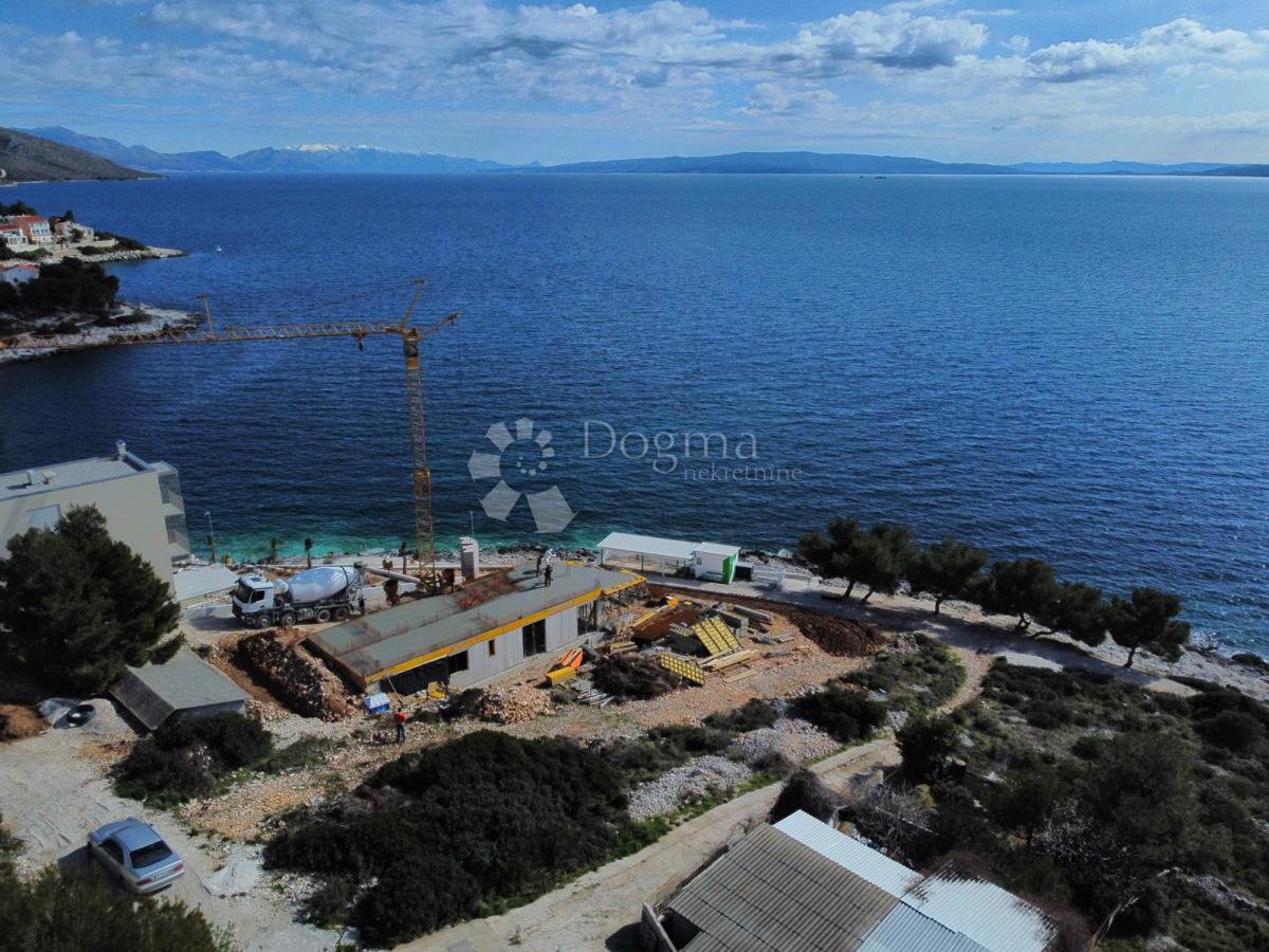 ČIOVO - PRVA VRSTA DO MORJA, VRHUNSKA LOKACIJA