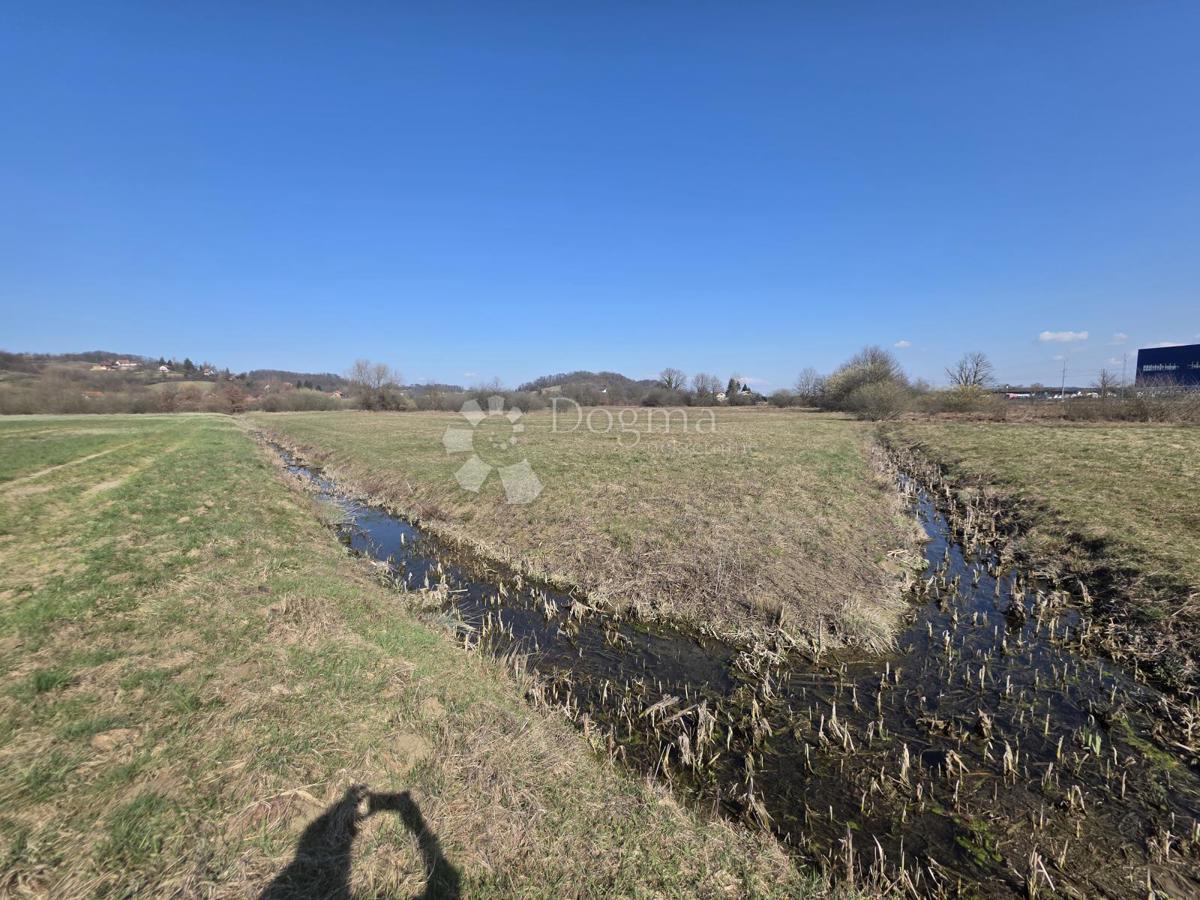 Zazidljivo zemljišče Luka, 3.140m2