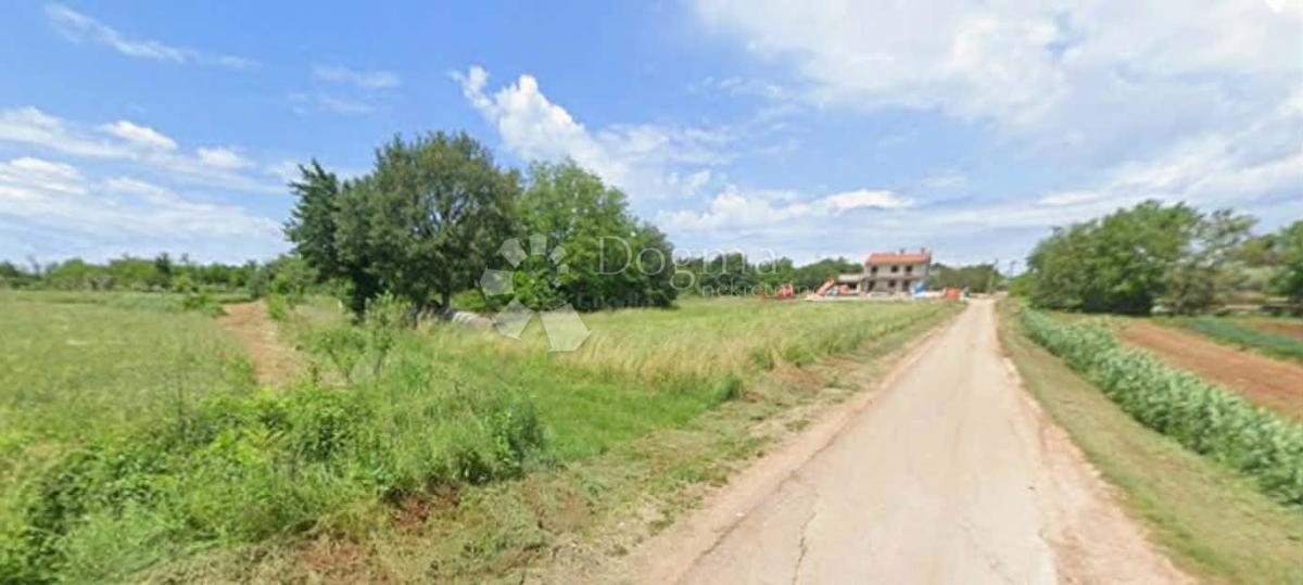 Zazidljivo zemljišče Materada, Umag, 3.672m2