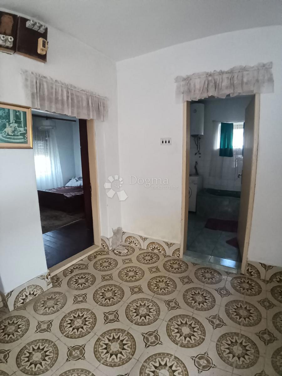 Hiša Zrinj Lukački, Lukač, 100m2