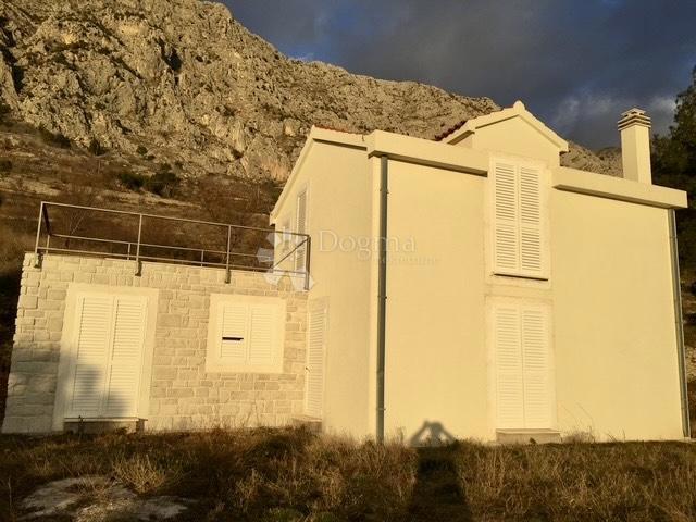 Hiša Lokva Rogoznica, Omiš, 8.183m2