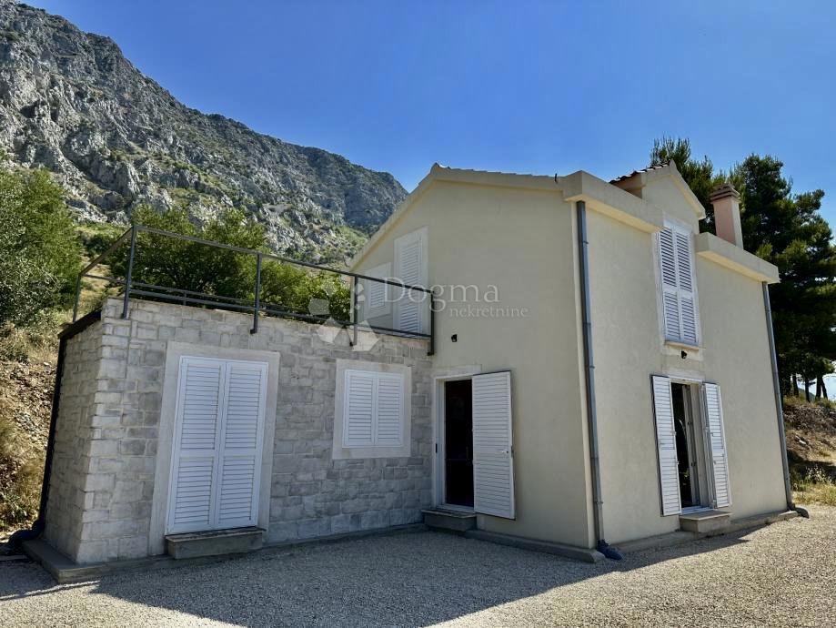 Hiša Lokva Rogoznica, Omiš, 8.183m2