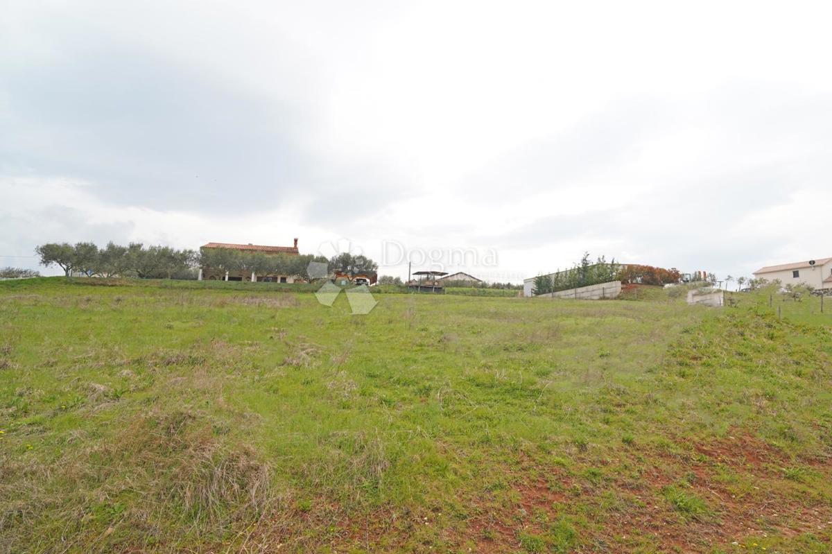 Zazidljivo zemljišče Vižinada, 755m2