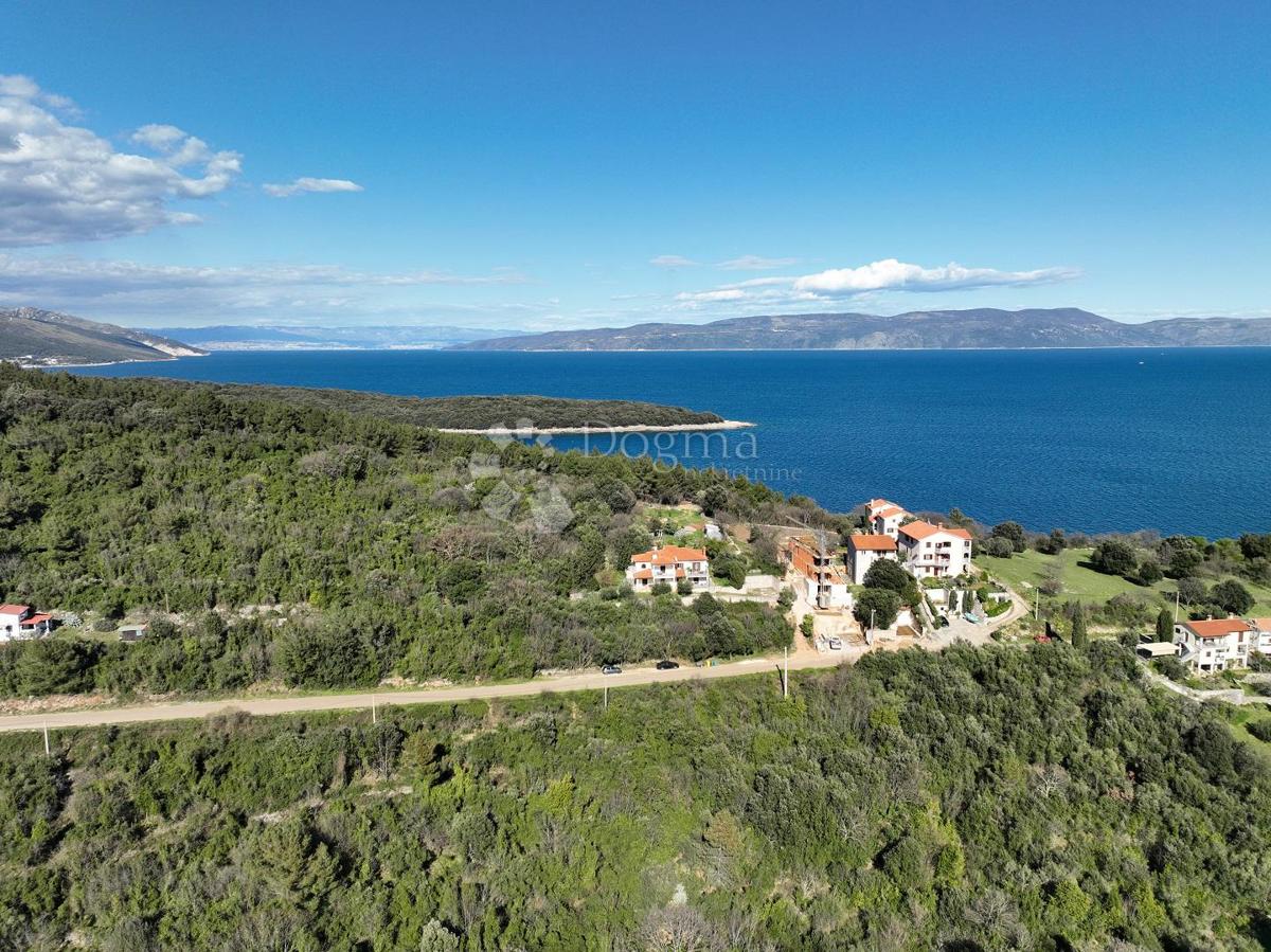 Zemljišče, gradbeno dovoljenje in fantastičen razgled