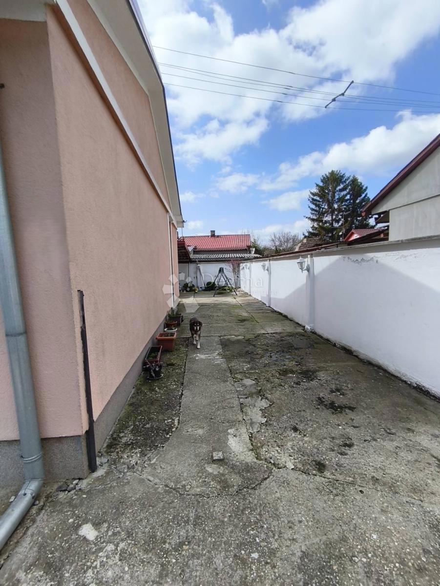 Hiša Jug II, Osijek, 65m2