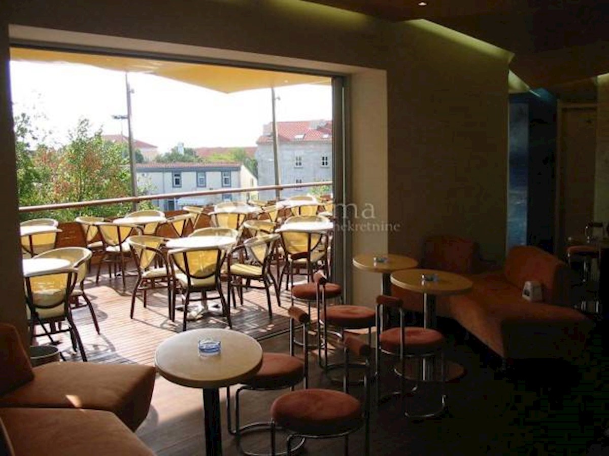 Poslovni prostor Novi Vinodolski, 73m2