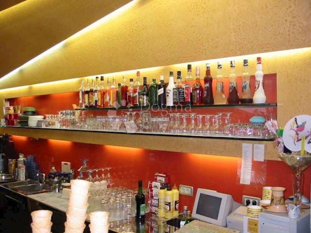 Poslovni prostor Novi Vinodolski, 73m2