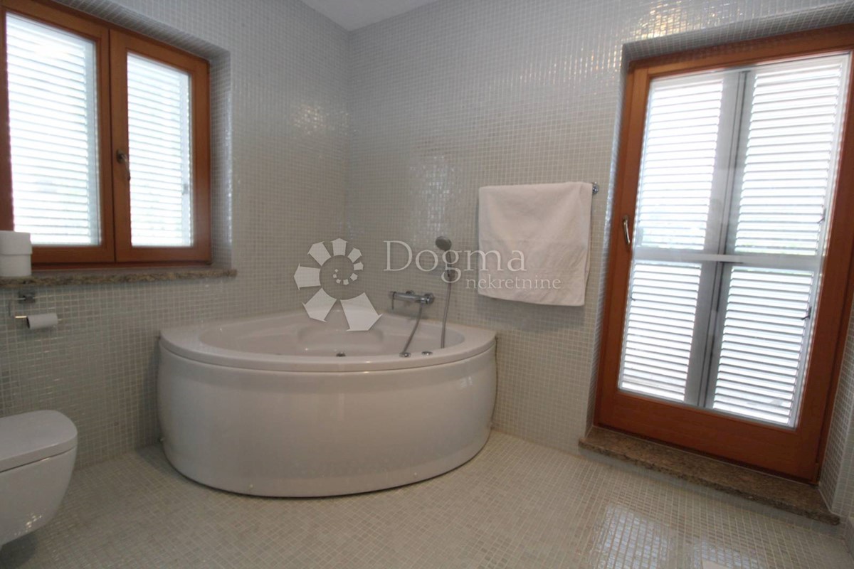 Hiša Dramalj, Crikvenica, 750m2