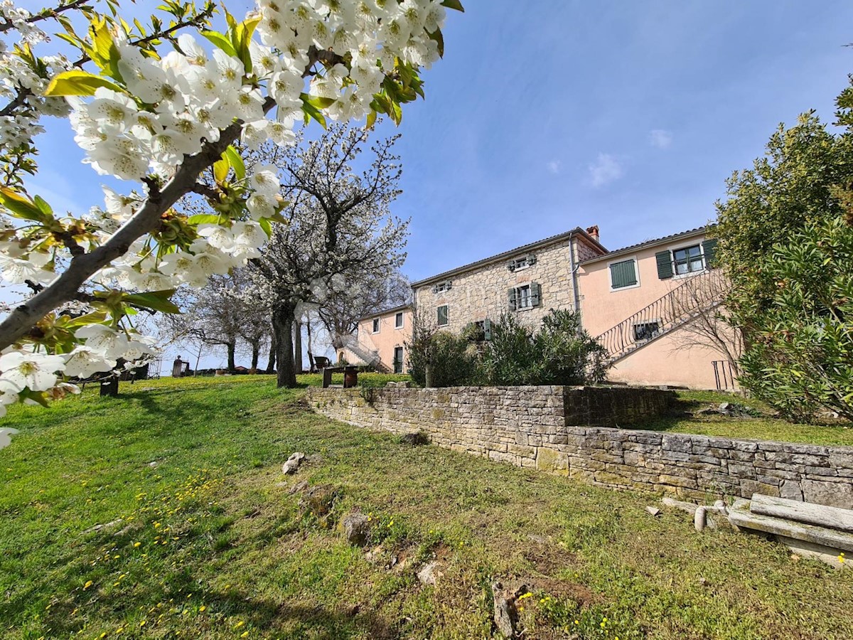 RUSTIČNA VILA NA LEPI NEPREMIČNINI