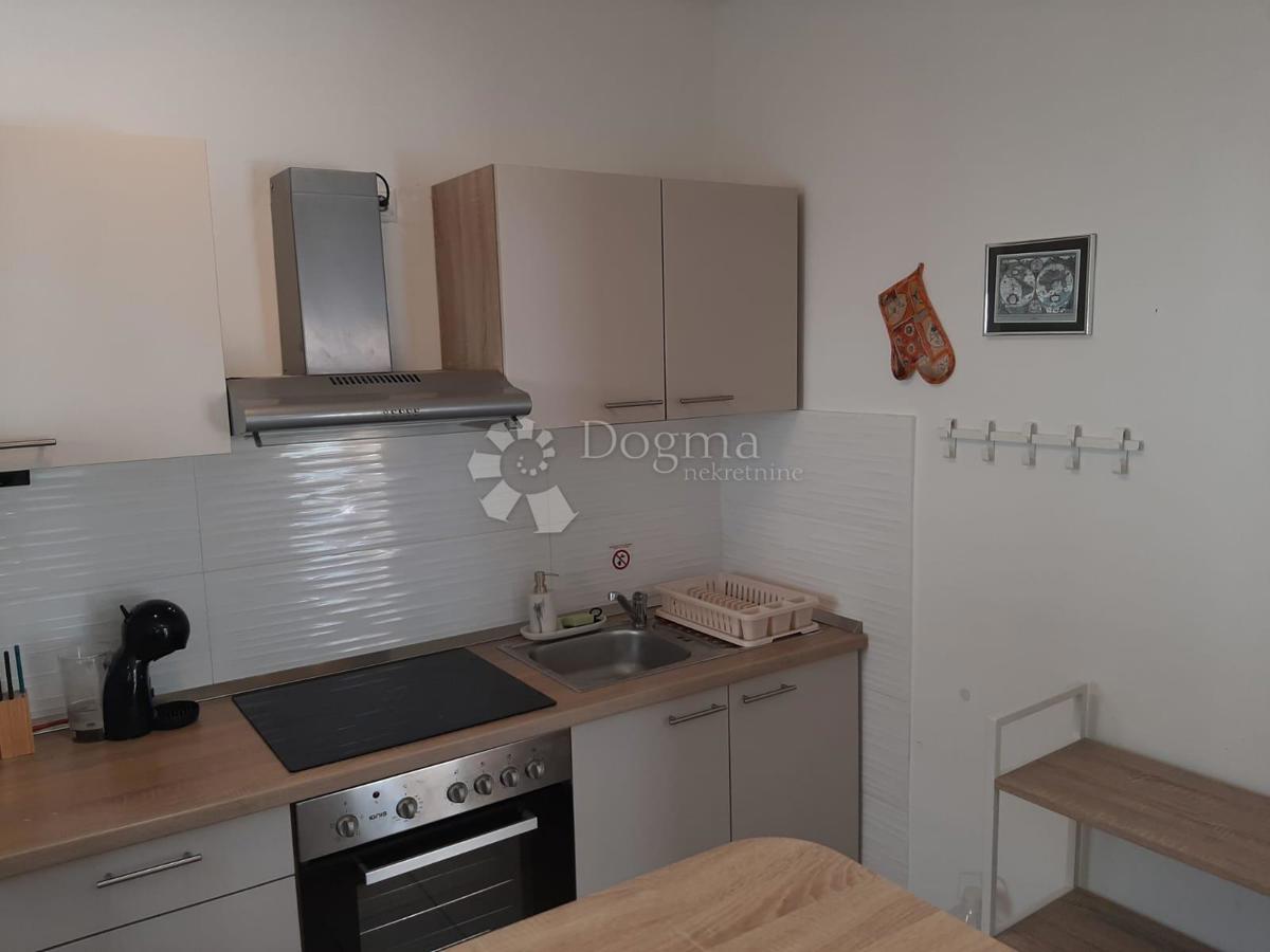 Hiša Kanica, Rogoznica, 150m2