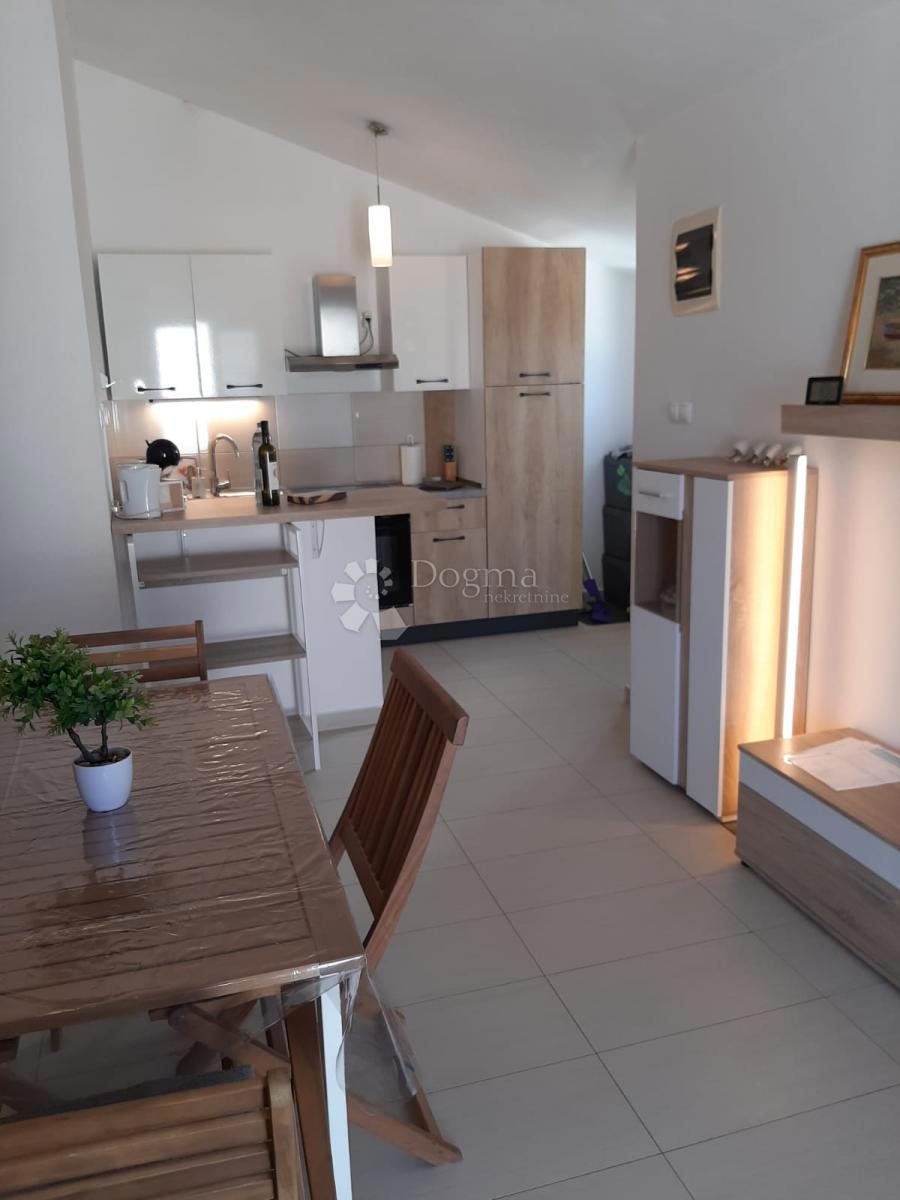 Hiša Kanica, Rogoznica, 150m2