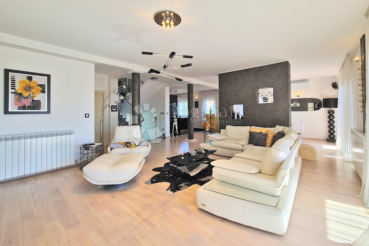 Stanovanje Drenova, Rijeka, 215m2