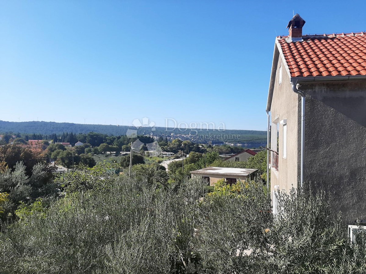 Hiša Gornji Karin, Obrovac, 150m2