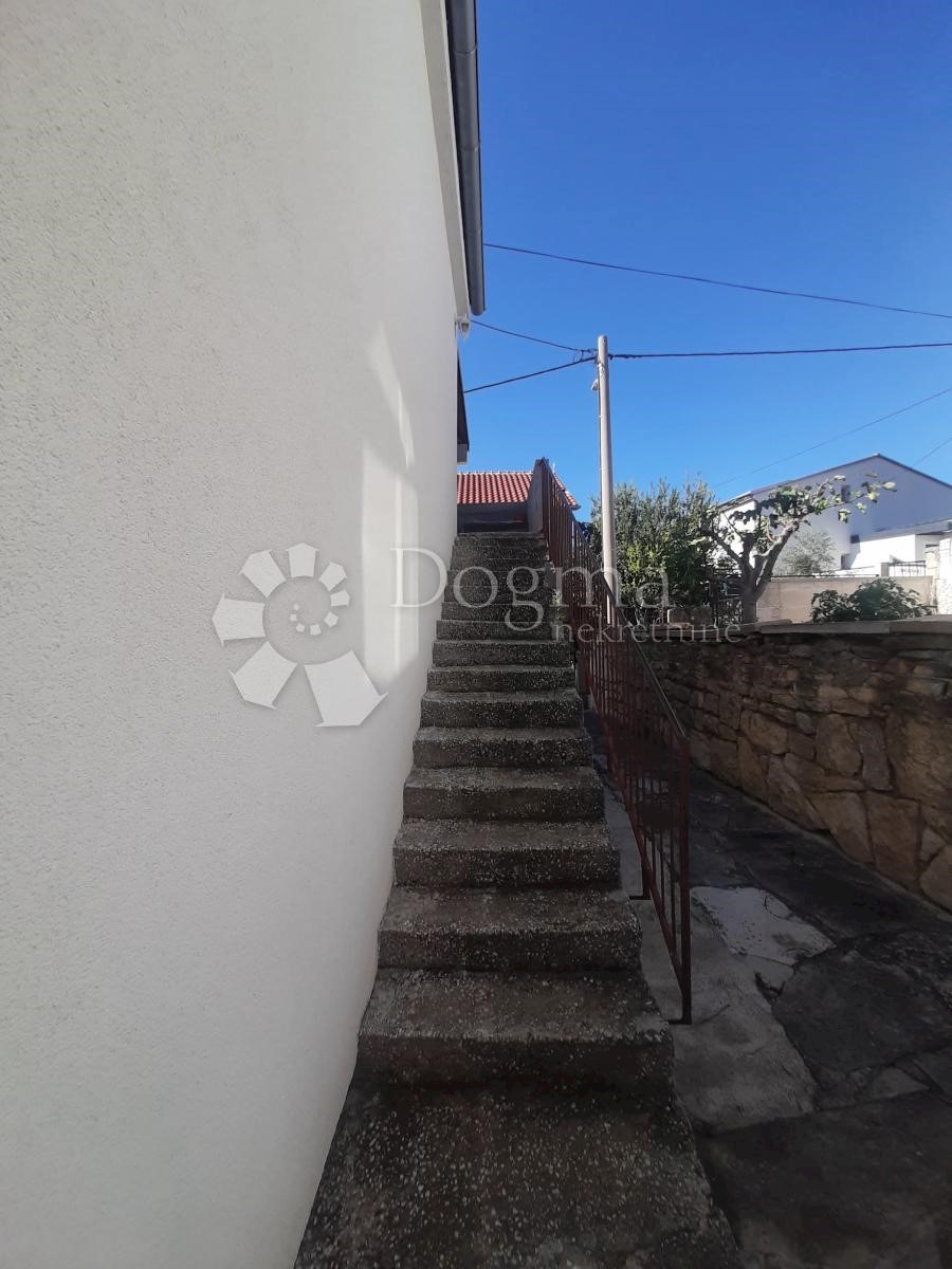 Hiša Gornji Karin, Obrovac, 150m2