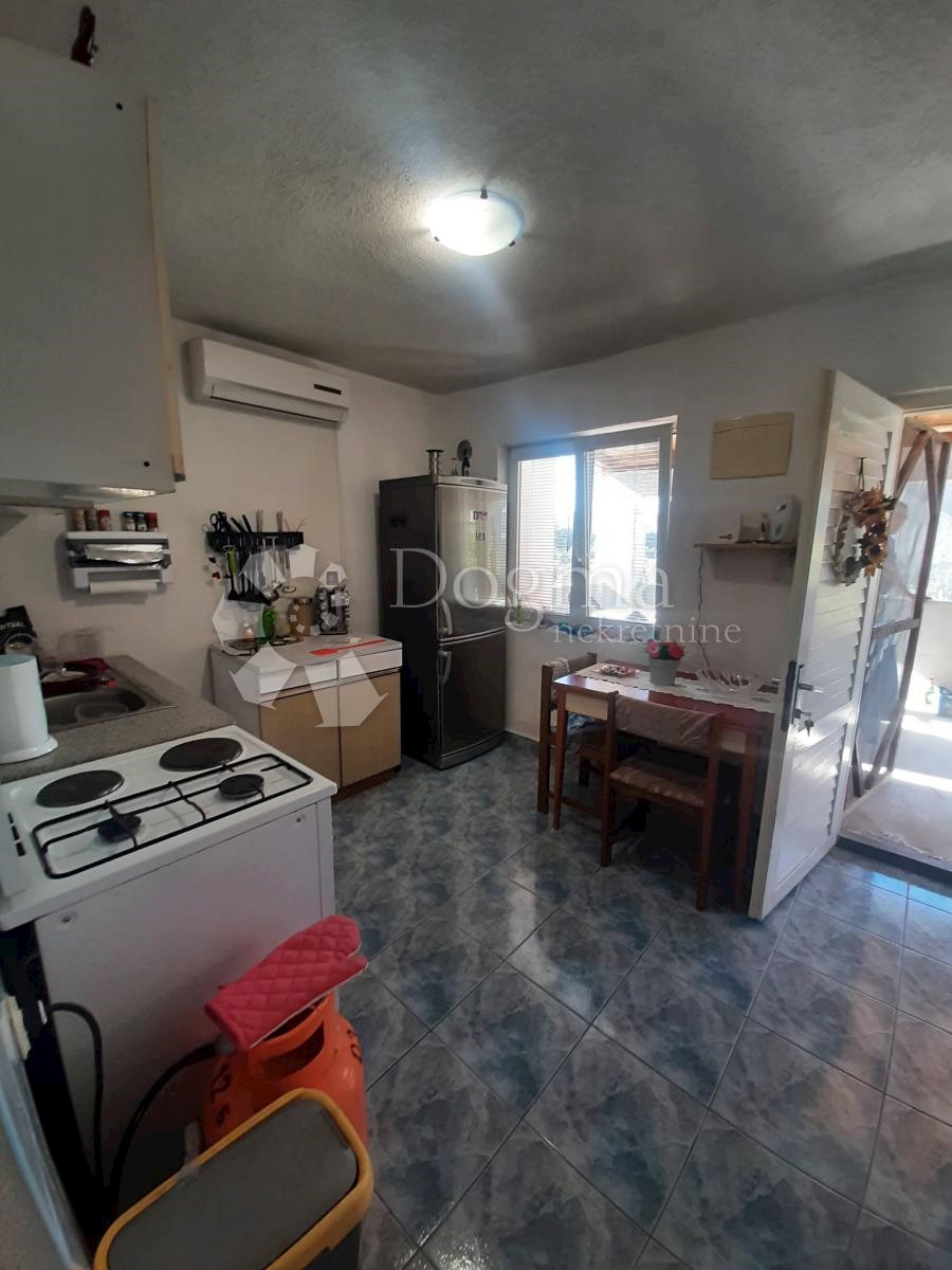 Hiša Gornji Karin, Obrovac, 150m2