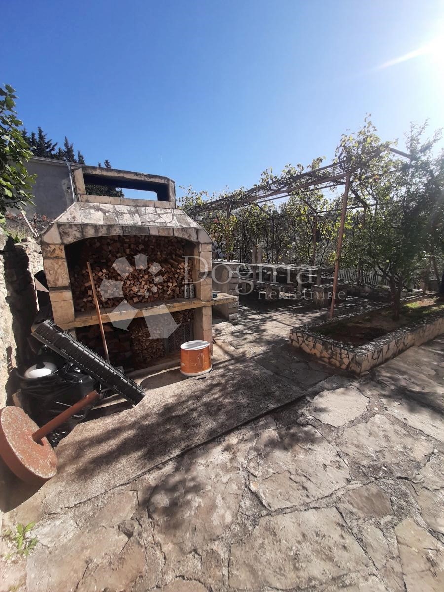 Hiša Gornji Karin, Obrovac, 150m2