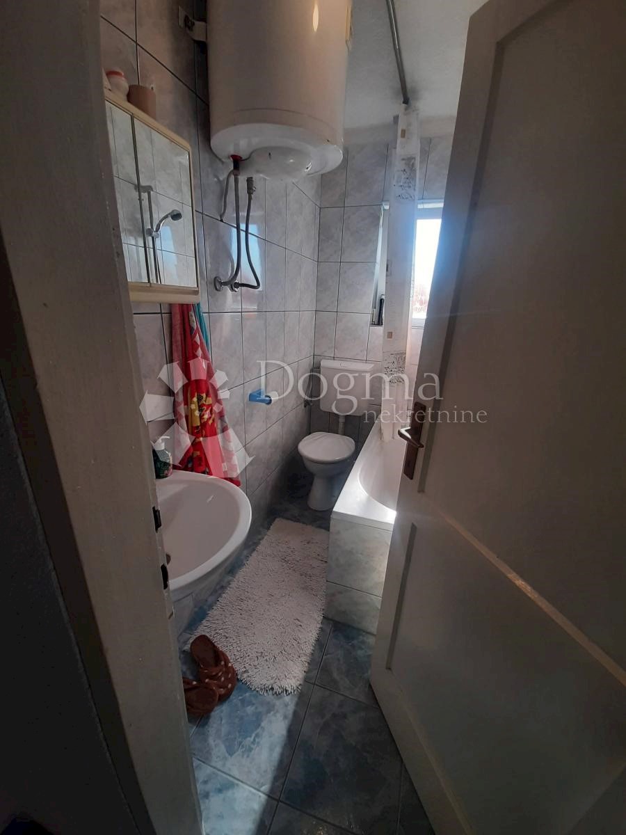 Hiša Gornji Karin, Obrovac, 150m2