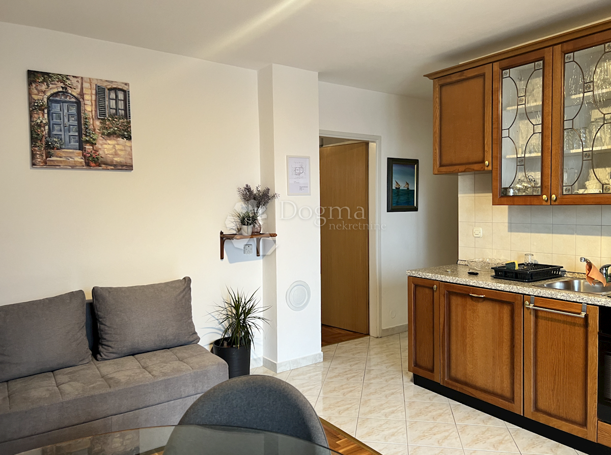 Rabac, apartma z odprtim pogledom na morje 43,67m2