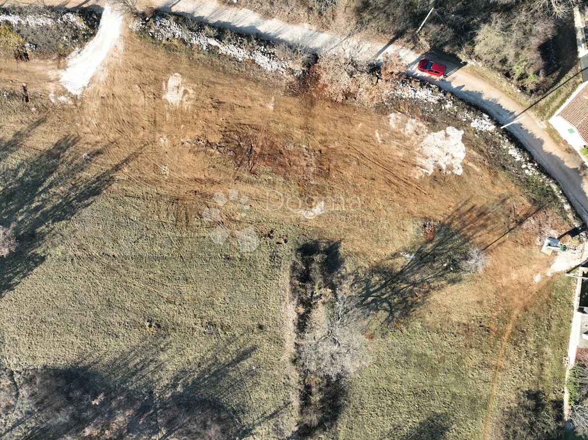 LEPO ZAZIDLJIVO ZEMLJIŠČE - 962 m2