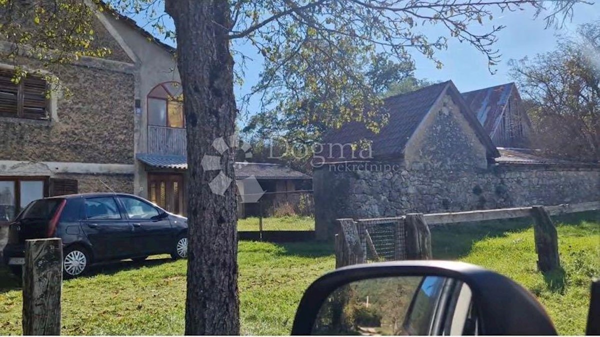 Zemljišče Sinac, Otočac, 50.000m2