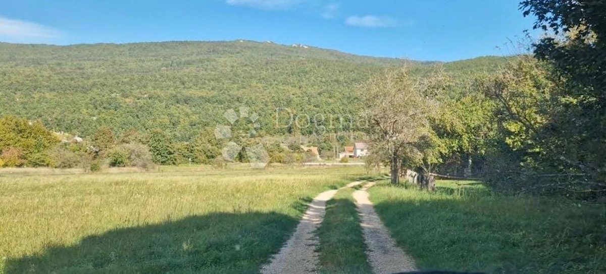 Zemljišče Sinac, Otočac, 50.000m2