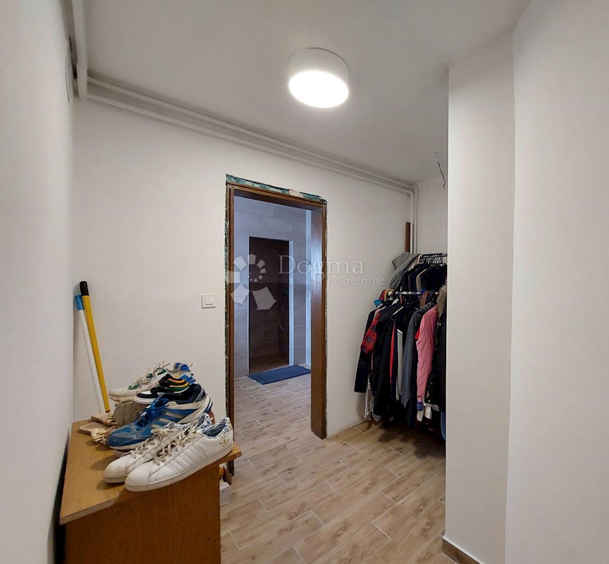 Poslovni prostor Novoselec, Križ, 300m2