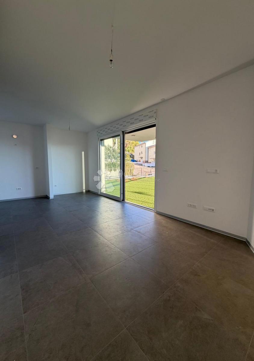 Stanovanje Okrug Gornji, Okrug, 72,34m2