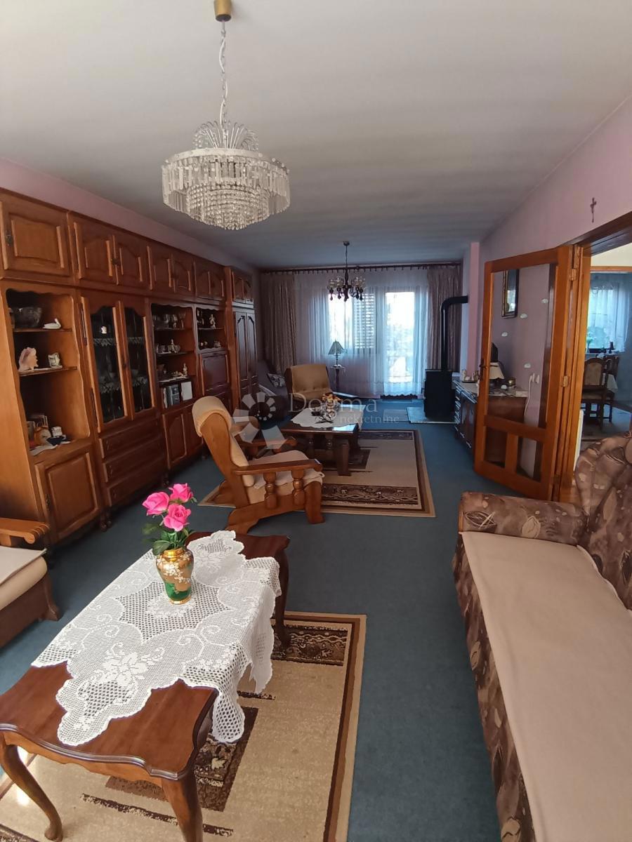 Hiša Josipovac, Osijek - Okolica, 200m2