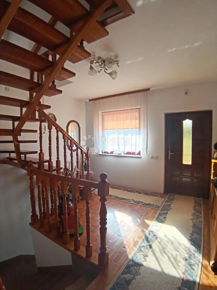 Hiša Josipovac, Osijek - Okolica, 200m2