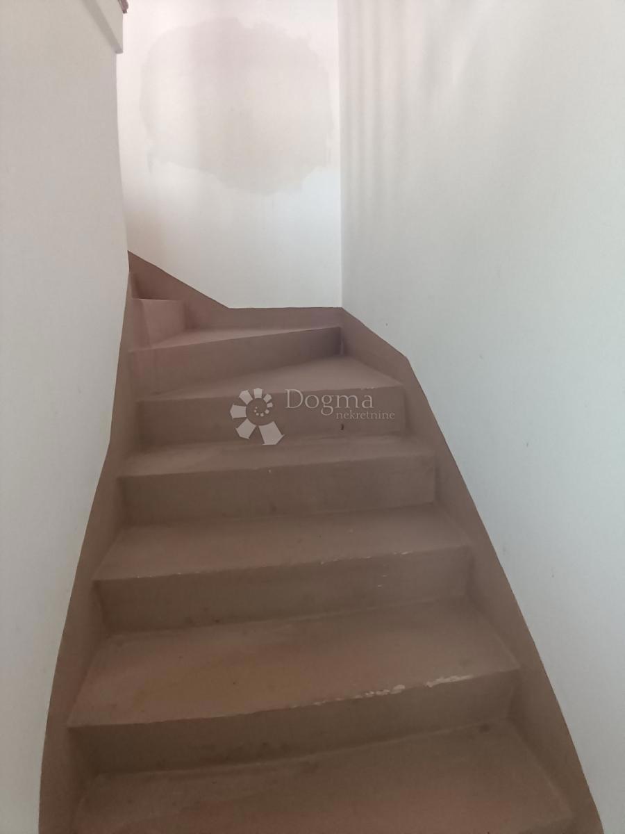 Hiša Josipovac, Osijek - Okolica, 200m2