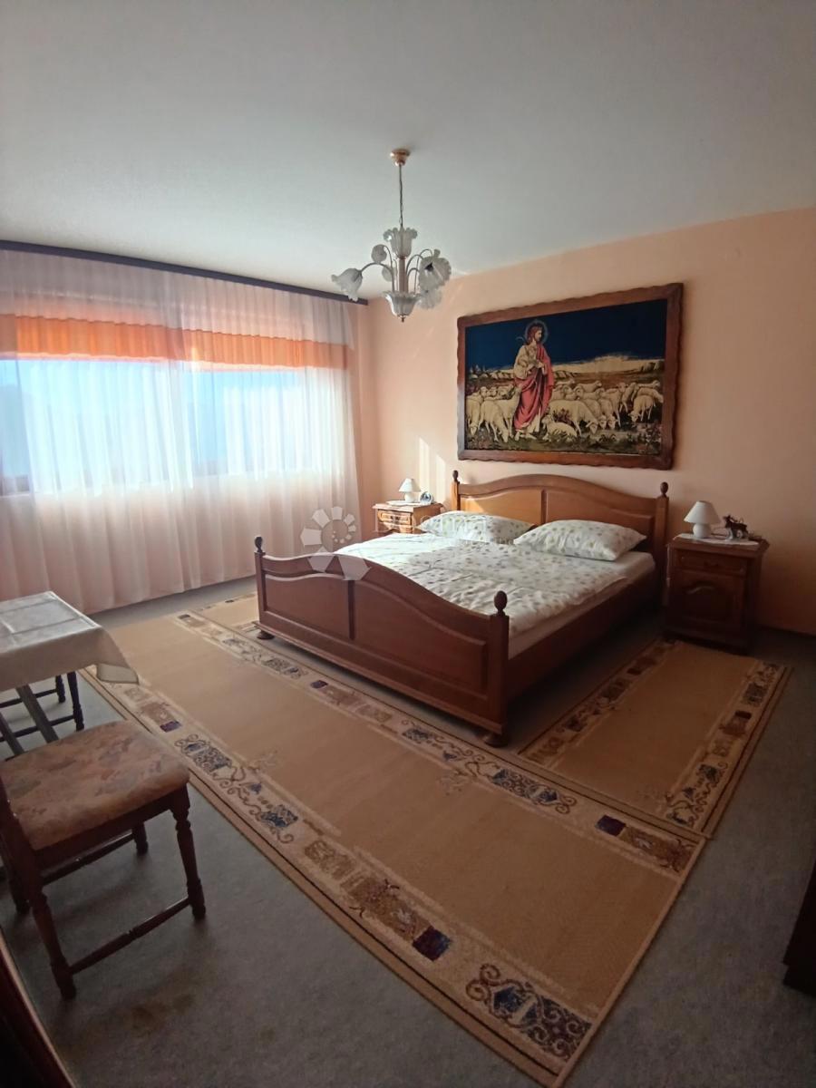 Hiša Josipovac, Osijek - Okolica, 200m2