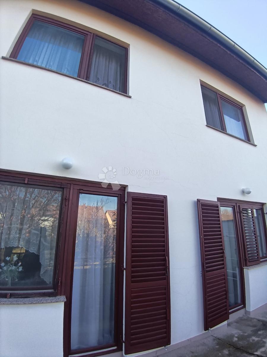 Hiša Josipovac, Osijek - Okolica, 200m2