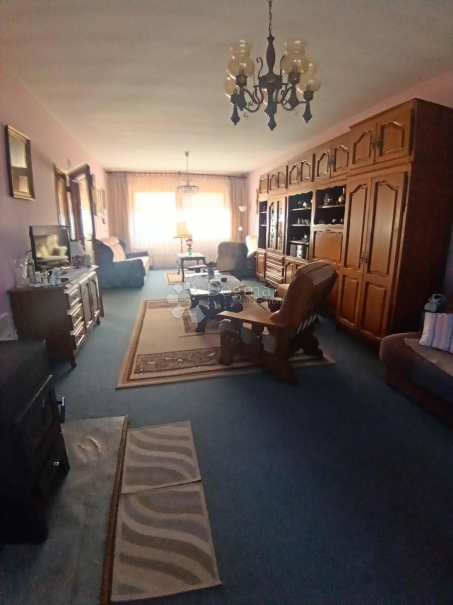 Hiša Josipovac, Osijek - Okolica, 200m2