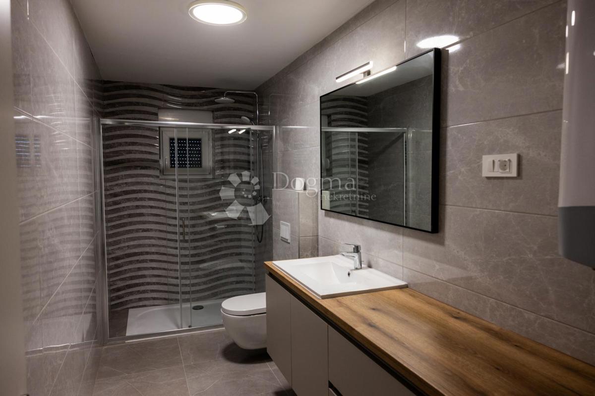 Stanovanje Mandre, Kolan, 136,19m2