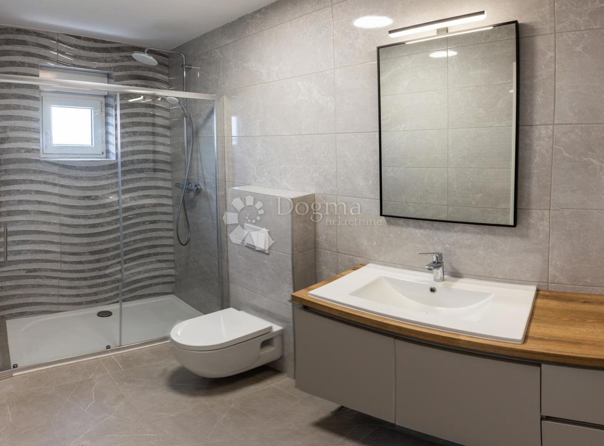 Stanovanje Mandre, Kolan, 136,19m2