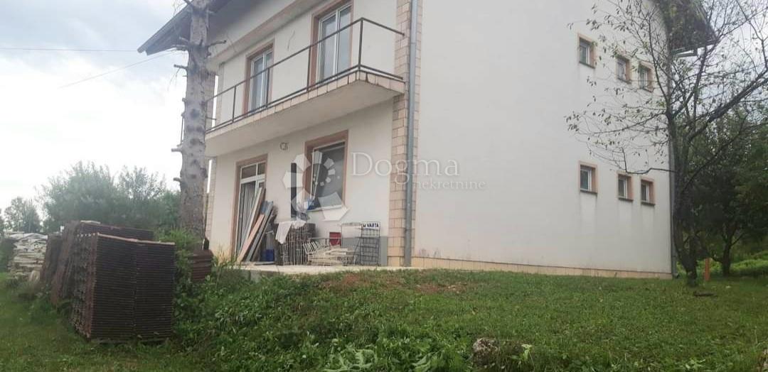 Hiša Slunj, 230m2