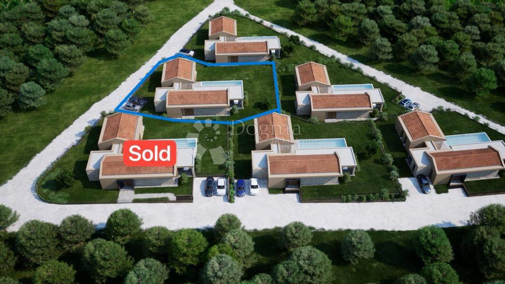 ZEMLJIŠČE S PROJEKTOM IN POGLEDOM NA MESTO, 10 MINUT OD MORJA IN PORTOROŽA